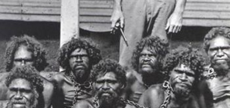 بومیان استرالیا در غل و زنجیر